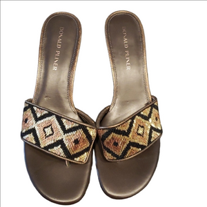 Donald Pliner Vimm Beaded thong sandal